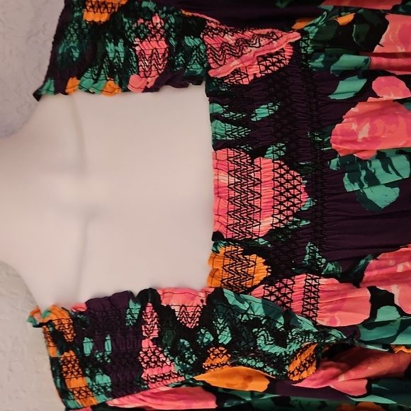 PLENTY Floral Smocked Balloon Sleeve Off Shoulder Square Neck Top - Picture 4 of 9